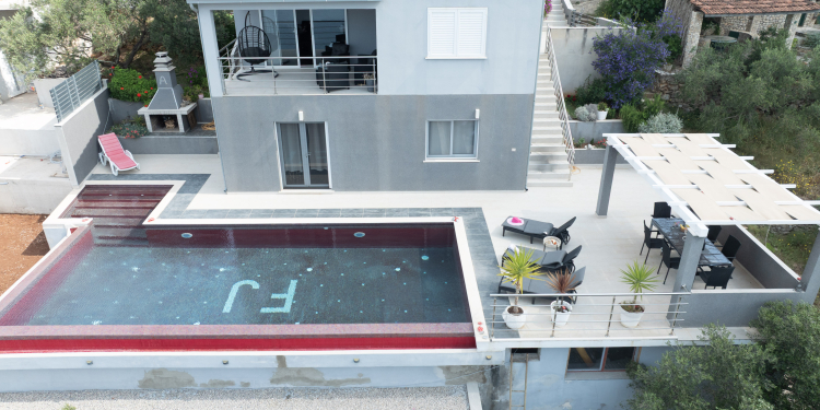 Villa Franka with pool and sea view