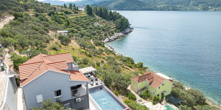 Villa Franka with pool and sea view