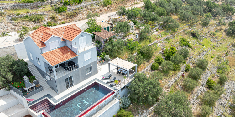 Villa Franka with pool and sea view