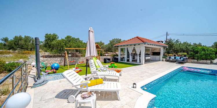 Holiday House Maja