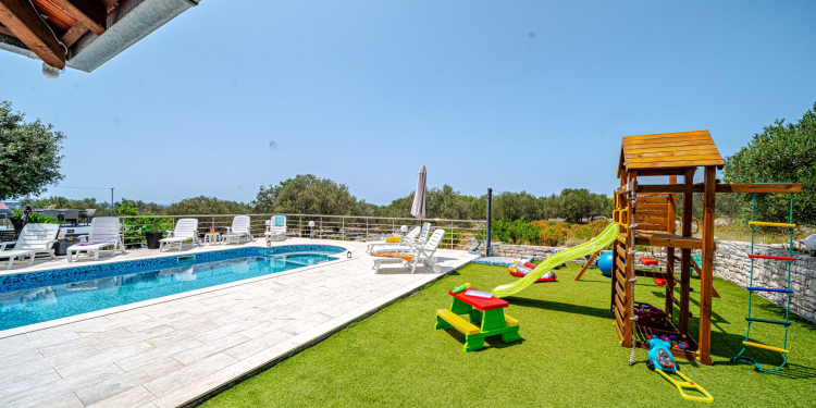 Holiday House Maja