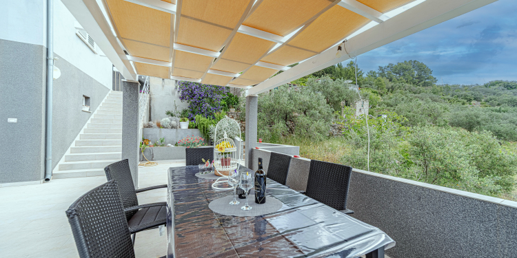Villa Franka with pool and sea view