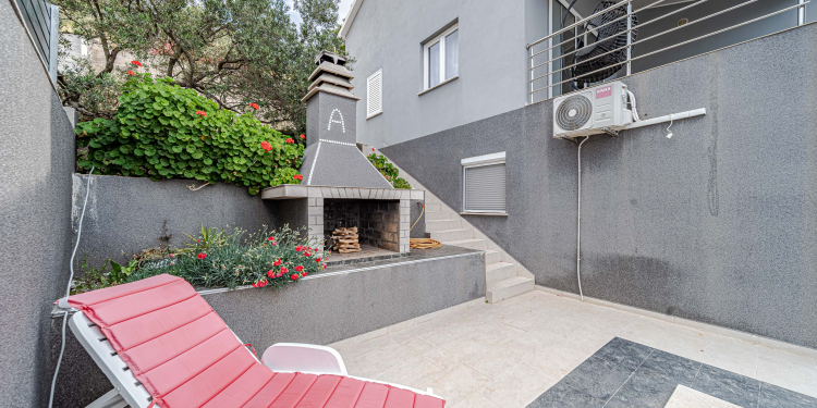 Villa Franka with pool and sea view
